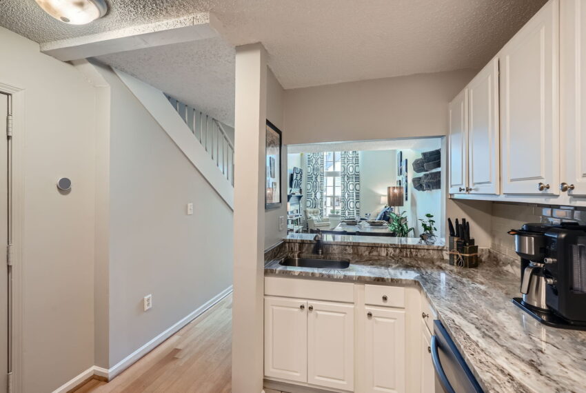 3655 Habersham Rd NE 344 - Web Quality - 025 - 39 Kitchen