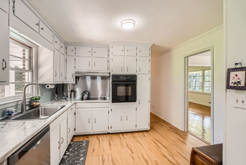 3140 Randolph Rd NE - Web Quality - 016 - 18 Kitchen