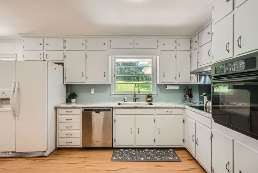 3140 Randolph Rd NE - Web Quality - 019 - 23 Kitchen Feature