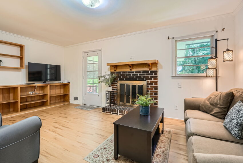 3140 Randolph Rd NE - Web Quality - 021 - 30 Family Room