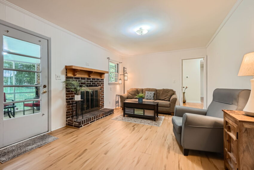3140 Randolph Rd NE - Web Quality - 022 - 32 Family Room