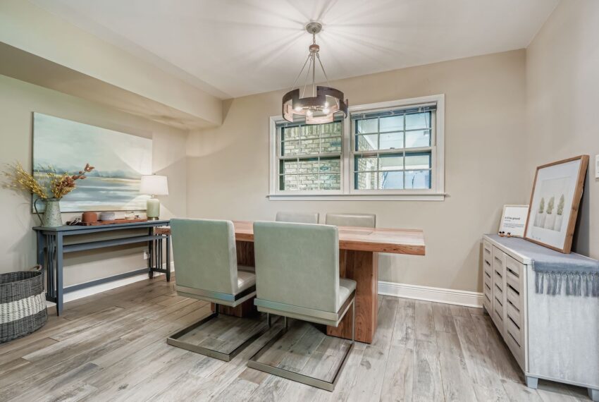 2457 Sunset Drive NE - Web Quality - 016 - 19 Dining Room