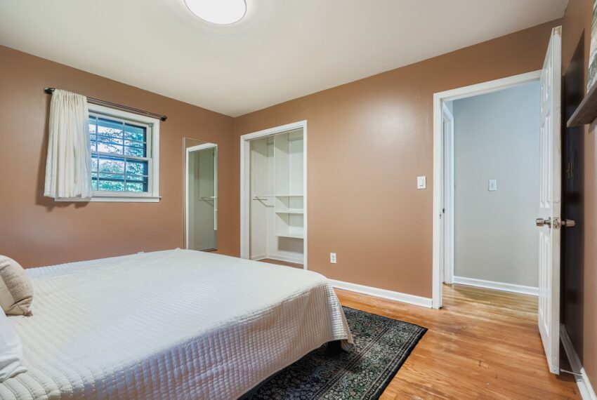 2457 Sunset Drive NE - Web Quality - 027 - 35 2nd Floor Primary Bedroom