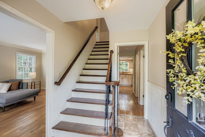2834 Evans Woods Drive - Web Quality - 008 - 09 Foyer