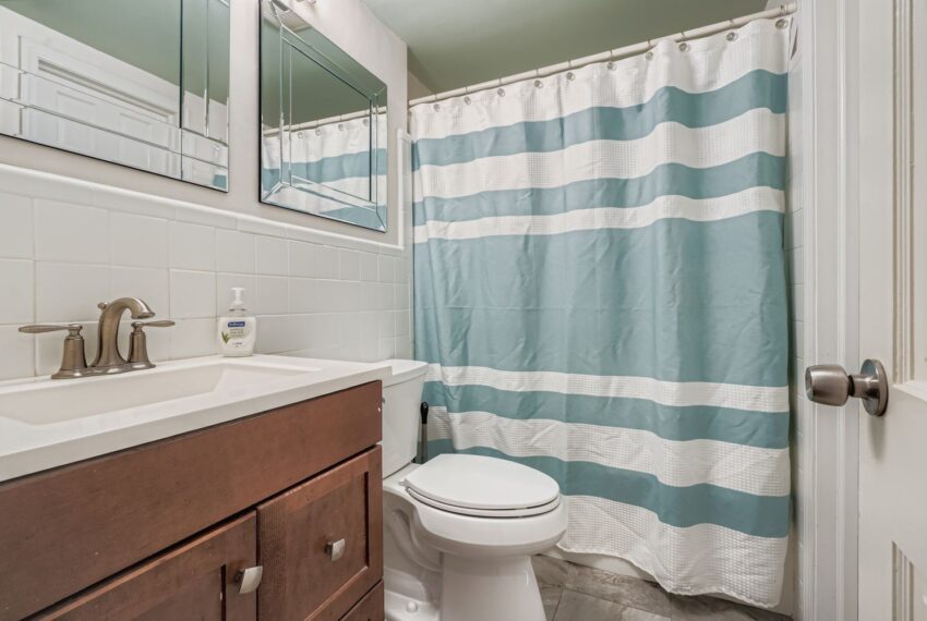 2834 Evans Woods Drive - Web Quality - 018 - 35 Bathroom