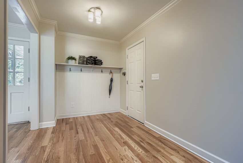 2834 Evans Woods Drive - Web Quality - 028 - 63 Mudroom