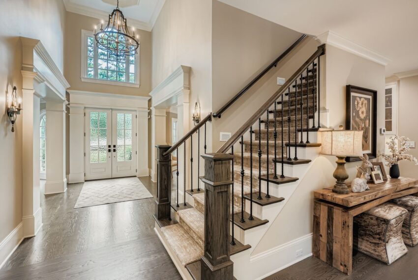 3034 Payton Rd NE - Web Quality - 003 - 06 Foyer