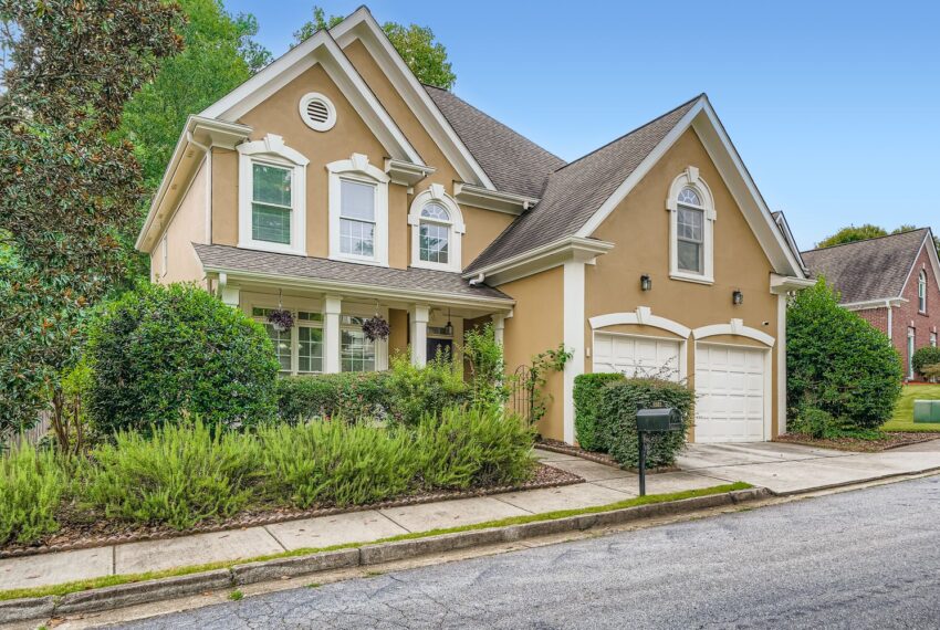 1581 Oak Park Cove - Web Quality - 003 - 02 Exterior Front-2