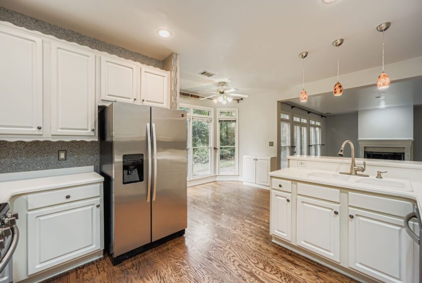 1581 Oak Park Cove - Web Quality - 012 - 12 Kitchen-2