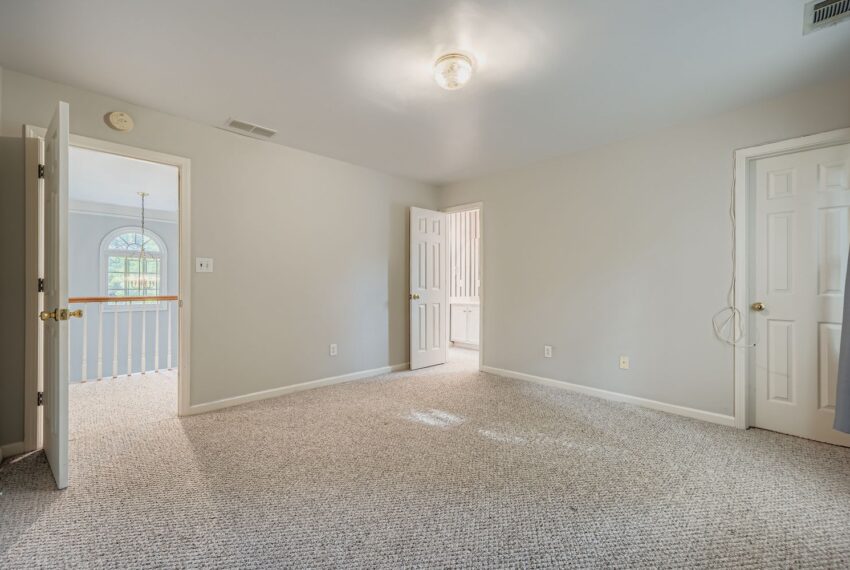 1581 Oak Park Cove - Web Quality - 025 - 25 2nd Floor Bedroom-2