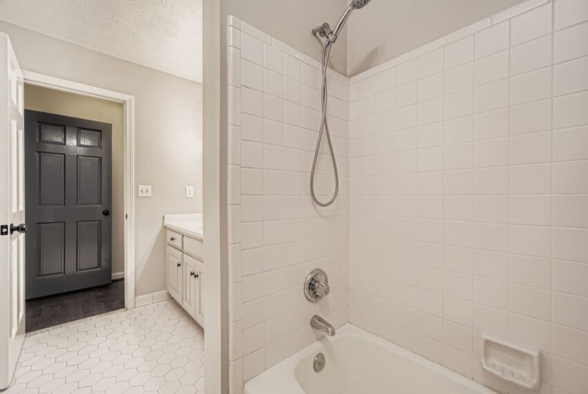 3202 Bolero Drive - Web Quality - 017 - 18 Bathroom