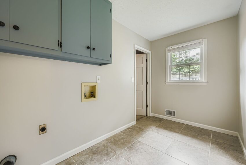 3202 Bolero Drive - Web Quality - 030 - 35 Laundry Room