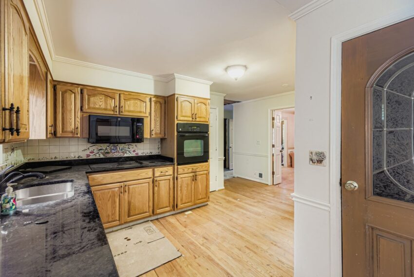 3571 Midvale Forest Ct - Web Quality - 016 - 11 Kitchen