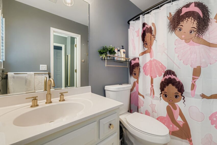 2798 Rangewood Dr NE - Web Quality - 022 - 32 2nd Floor Jack and Jill Bathroom