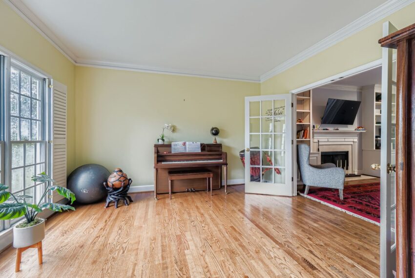 2798 Rangewood Dr NE - Web Quality - 023 - 33 Den