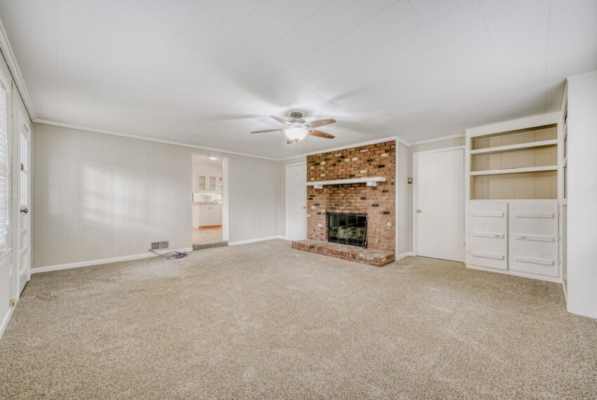 4103 Chamblee Tucker Rd - Web Quality - 010 - 09 Living Room
