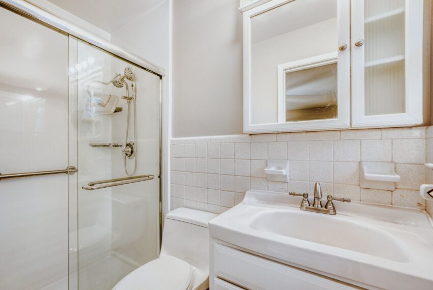 4103 Chamblee Tucker Rd - Web Quality - 024 - 23 Bathroom