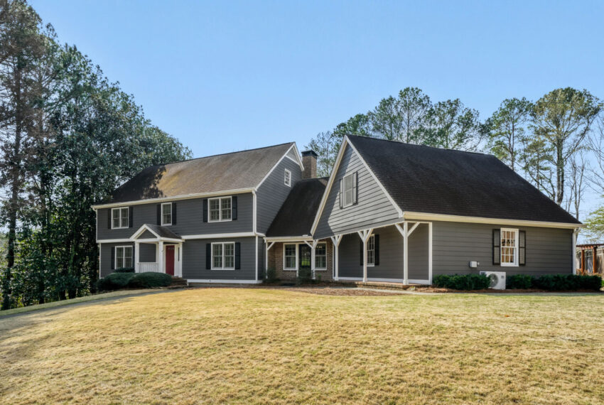 2108 Forestglade Dr - Web Quality - 003 - 01 Exterior Front