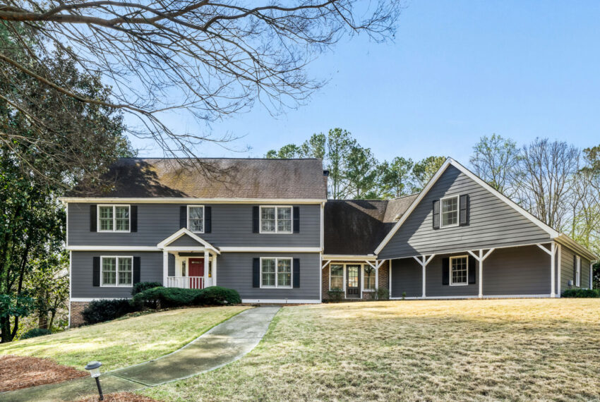 2108 Forestglade Dr - Web Quality - 005 - 02 Exterior Front
