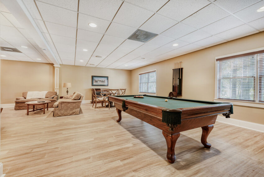 2108 Forestglade Dr - Web Quality - 021 - 17 Family Room
