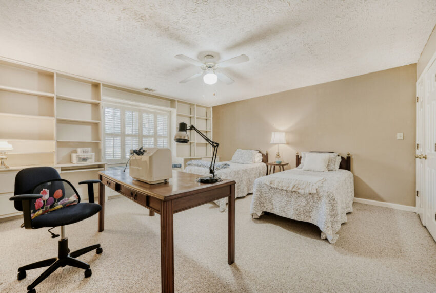 2108 Forestglade Dr - Web Quality - 028 - 24 Primary Bedroom