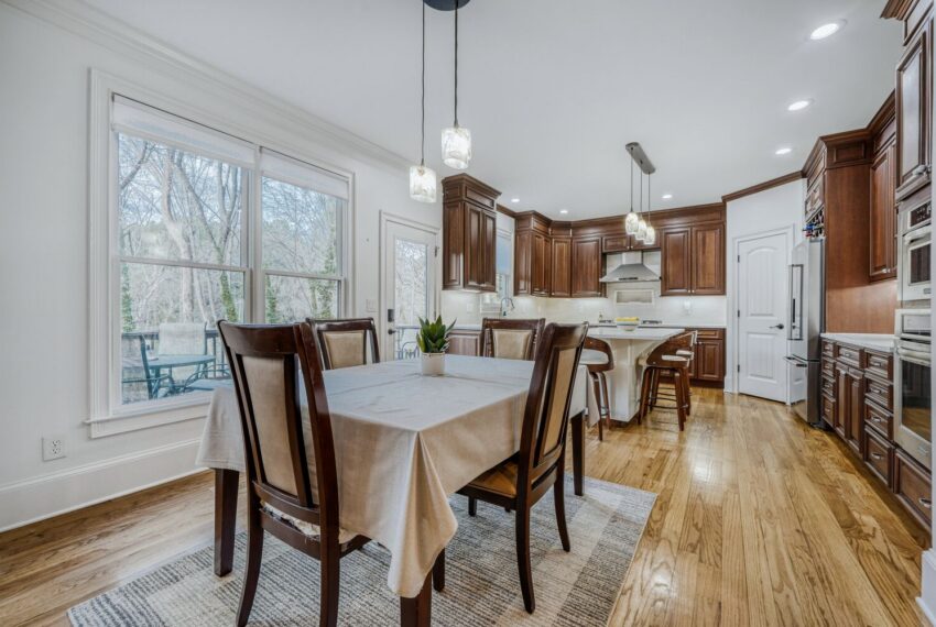2368 Melinda Dr NE - Web Quality - 016 - 12 Breakfast Area