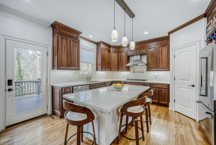 2368 Melinda Dr NE - Web Quality - 017 - 13 Breakfast Area