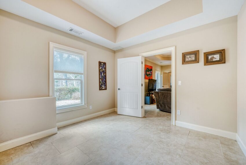 2368 Melinda Dr NE - Web Quality - 022 - 18 Family Room