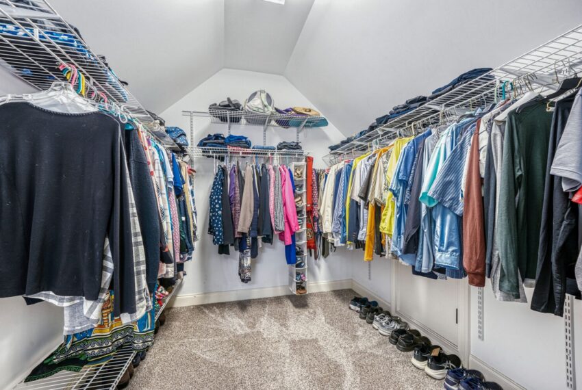 2368 Melinda Dr NE - Web Quality - 032 - 28 Closet