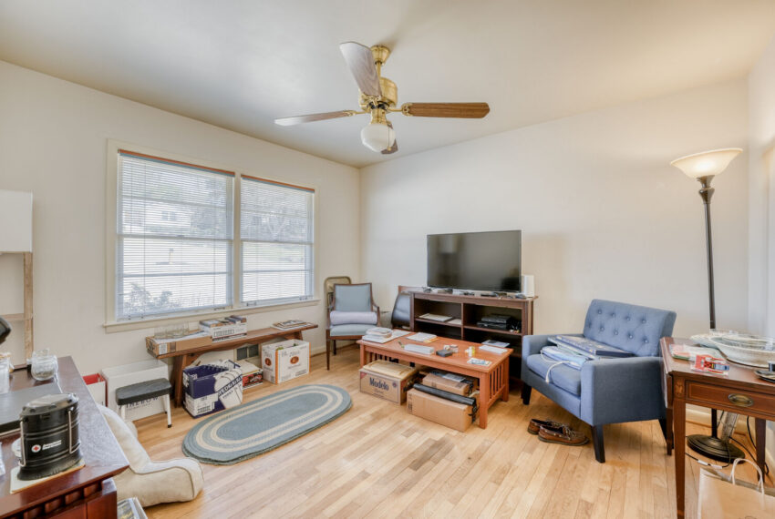 2971 Greenbrook Way ne - Web Quality - 012 - 09 Living Room