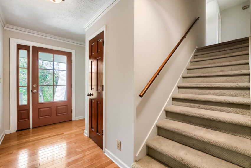 2657 Langland Ct NE - Web Quality - 008 - 05 Foyer