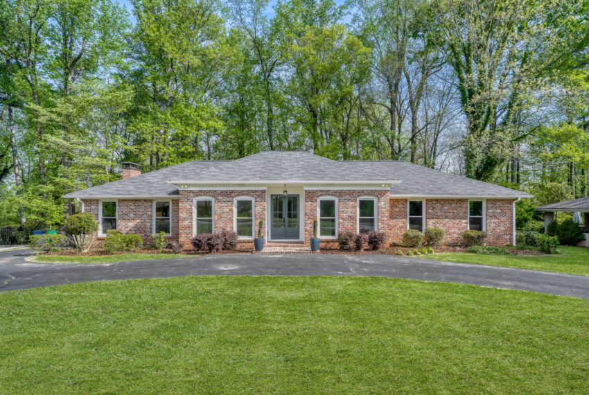 2812 Galahad Dr NE - Web Quality - 001 - 01 Exterior Front
