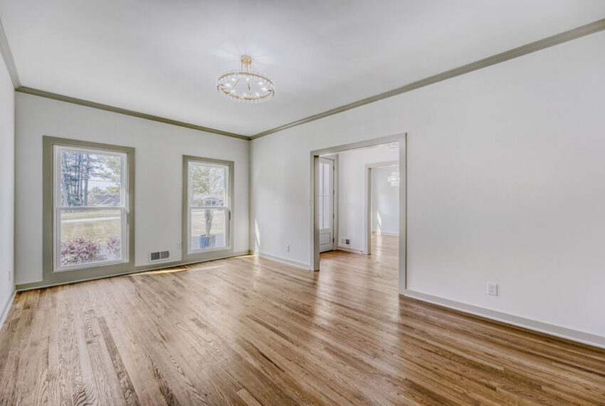 2812 Galahad Dr NE - Web Quality - 007 - 06 Living Room