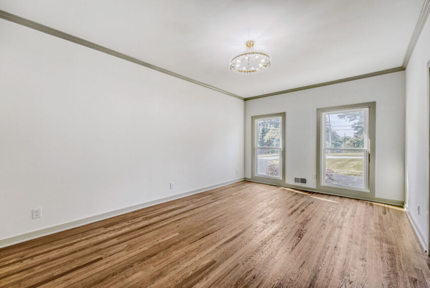 2812 Galahad Dr NE - Web Quality - 008 - 07 Living Room