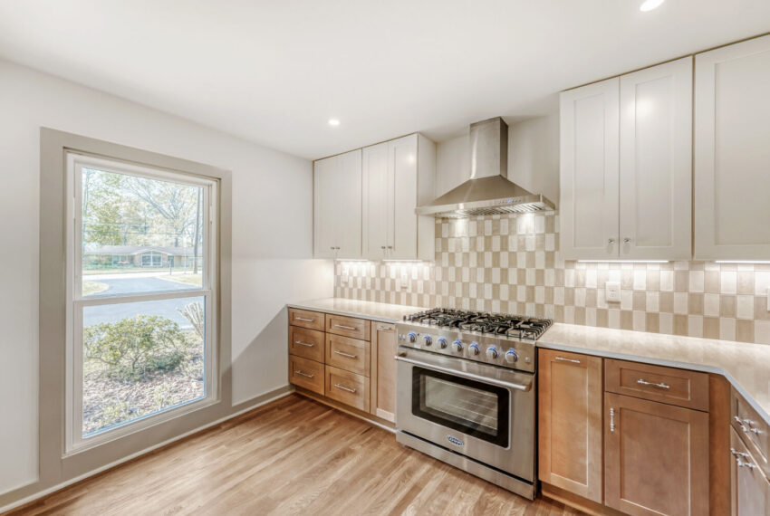 2812 Galahad Dr NE - Web Quality - 014 - 13 Kitchen