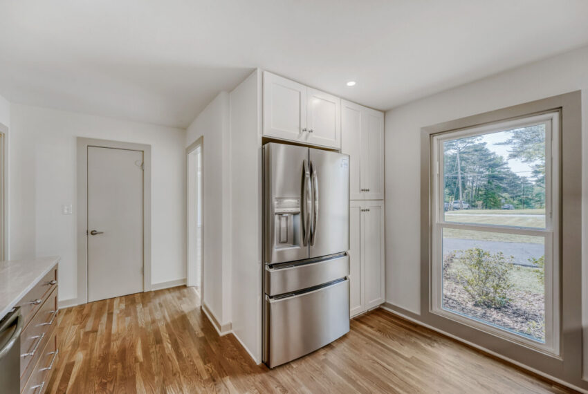 2812 Galahad Dr NE - Web Quality - 015 - 14 Kitchen