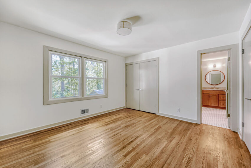 2812 Galahad Dr NE - Web Quality - 018 - 17 Primary Bedroom