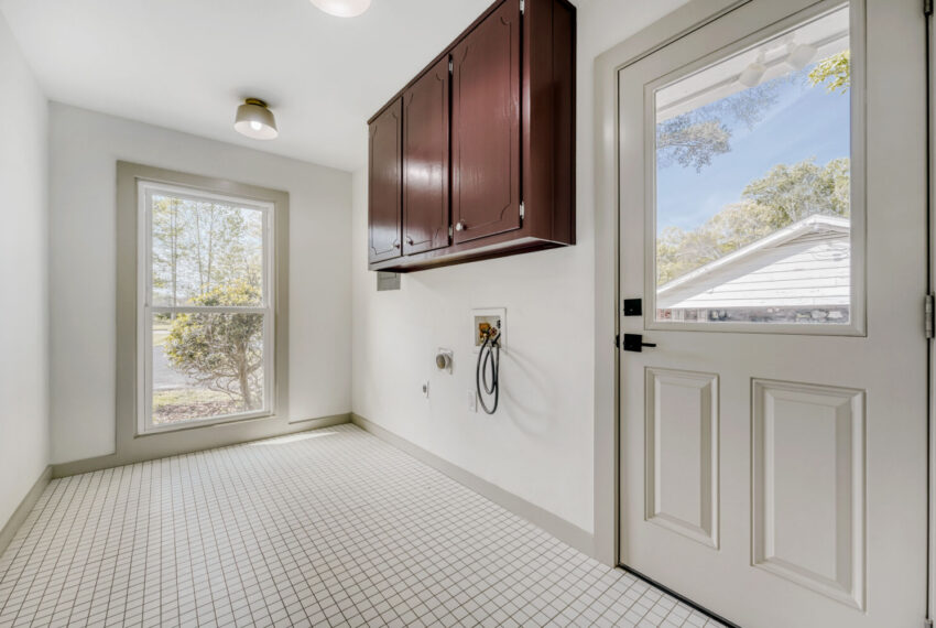 2812 Galahad Dr NE - Web Quality - 027 - 26 Laundry Room