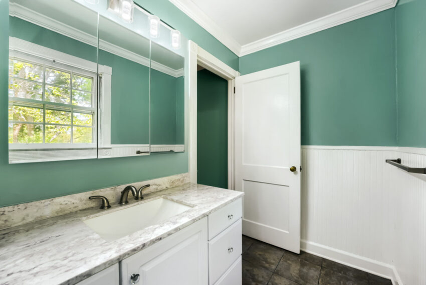 4152 Morgan Rd - Web Quality - 021 - 21 Primary Bathroom