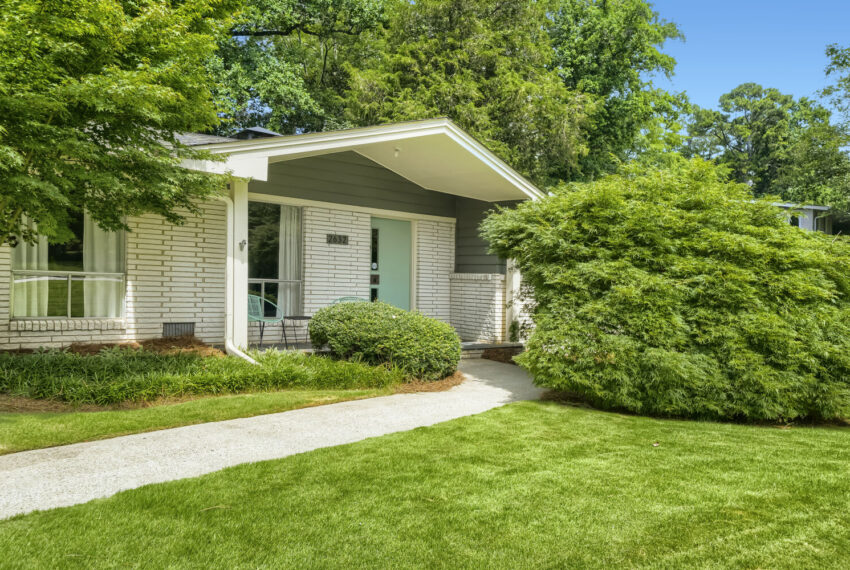 2632 Braithwood Rd NE - Web Quality - 002 - 02 Exterior Front