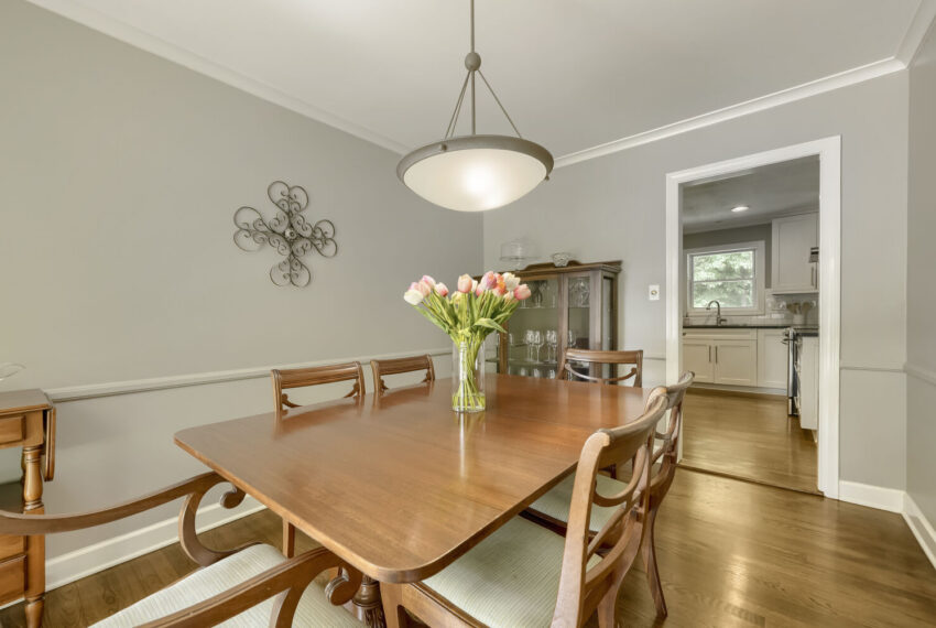 2632 Braithwood Rd NE - Web Quality - 009 - 09 Dining Room