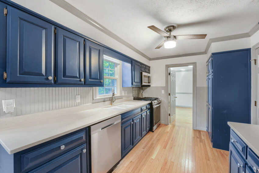 3115 Queens Walk - Web Quality - 017 - 12 Kitchen