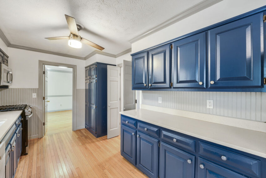 3115 Queens Walk - Web Quality - 018 - 13 Kitchen
