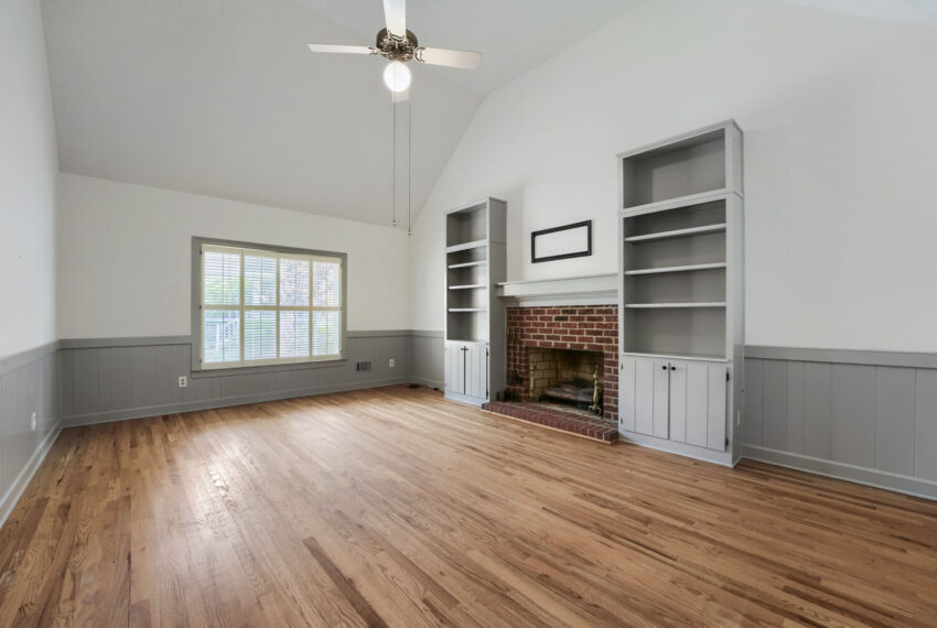 3115 Queens Walk - Web Quality - 021 - 16 Family Room