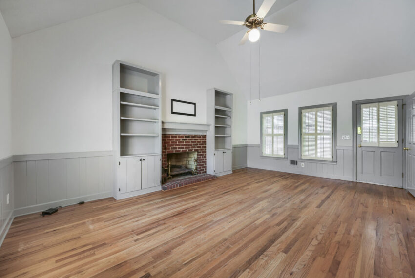 3115 Queens Walk - Web Quality - 022 - 17 Family Room