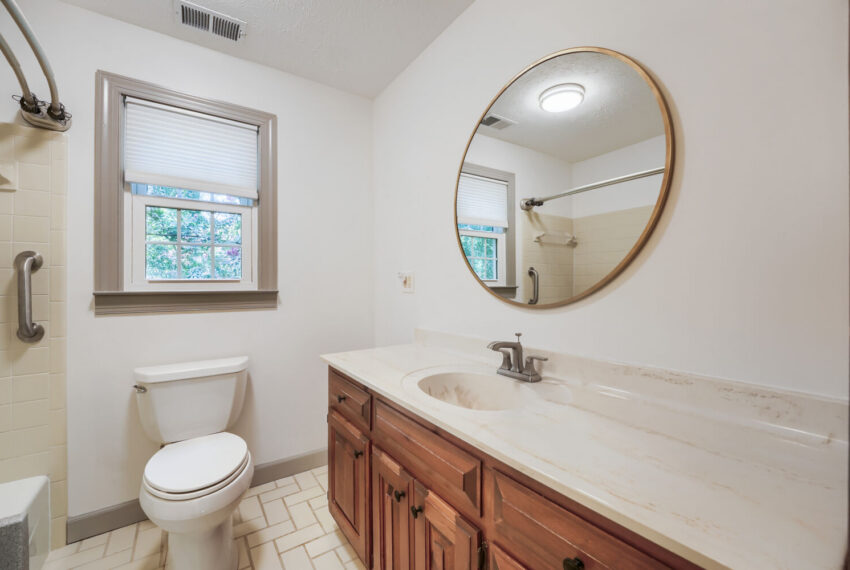 3115 Queens Walk - Web Quality - 025 - 20 Primary Bathroom