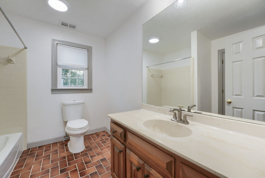3115 Queens Walk - Web Quality - 027 - 22 Primary Bathroom