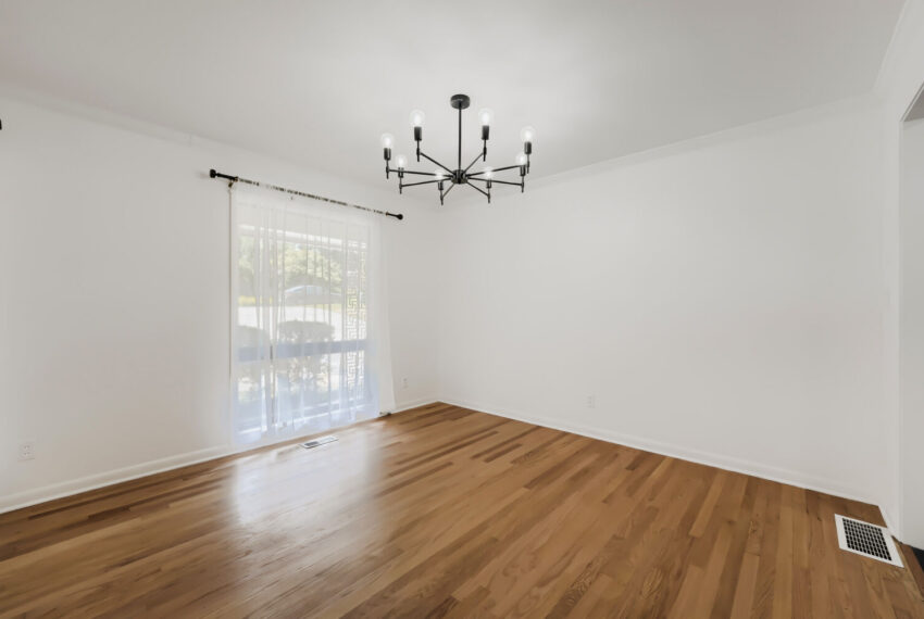 2636 Whiteleigh Court NE - Web Quality - 011 - 08 Dining Room