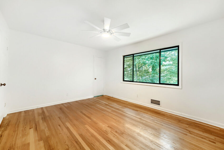 2636 Whiteleigh Court NE - Web Quality - 019 - 16 Primary Bedroom-1