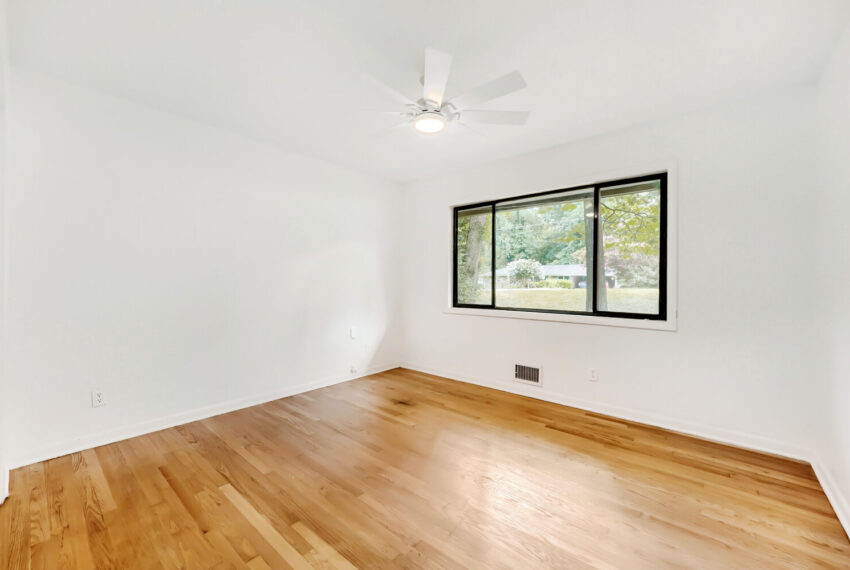 2636 Whiteleigh Court NE - Web Quality - 022 - 19 Bedroom-1